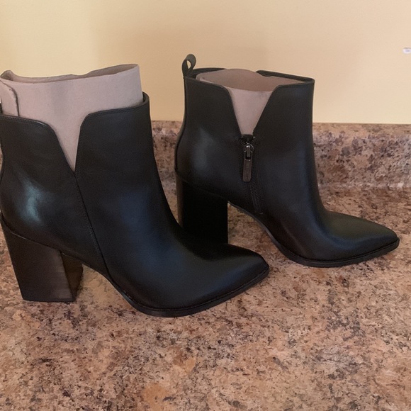 Nine West Size 7 black leather new, never worn - Picture 2 of 3